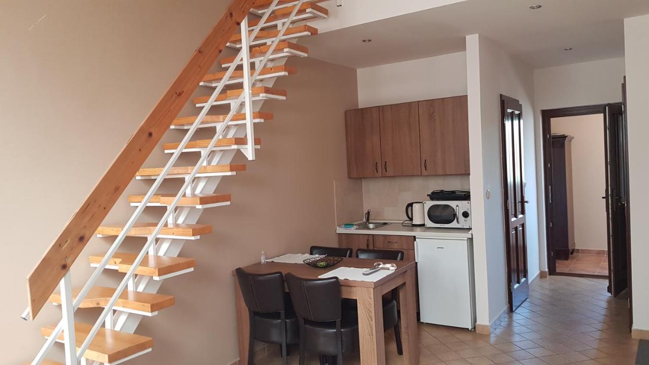 Vegvar Delux Apartman Jula Exterior foto