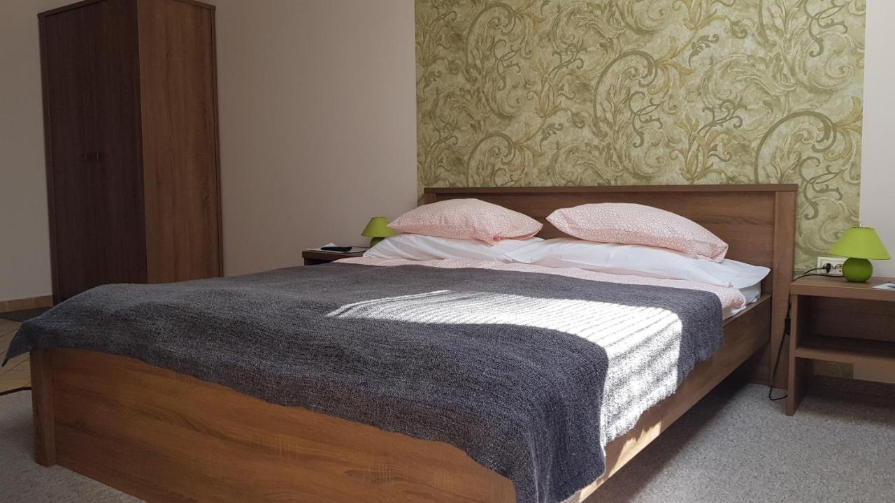 Vegvar Delux Apartman Jula Exterior foto
