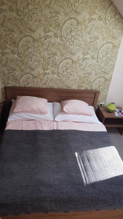 Vegvar Delux Apartman Jula Exterior foto